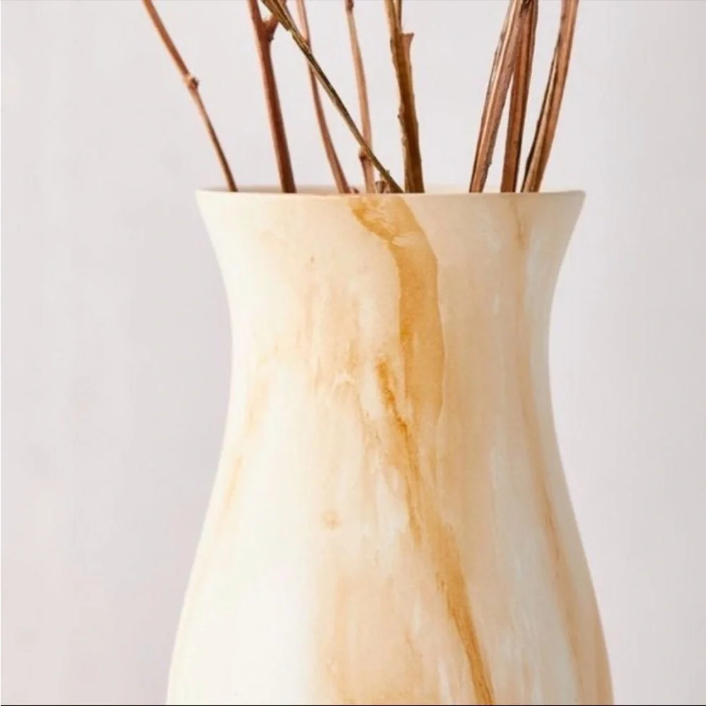 UO Urban Outfitters Alia Resin Boho Marble Like Deco Hippie Art Farm Curvy Vase